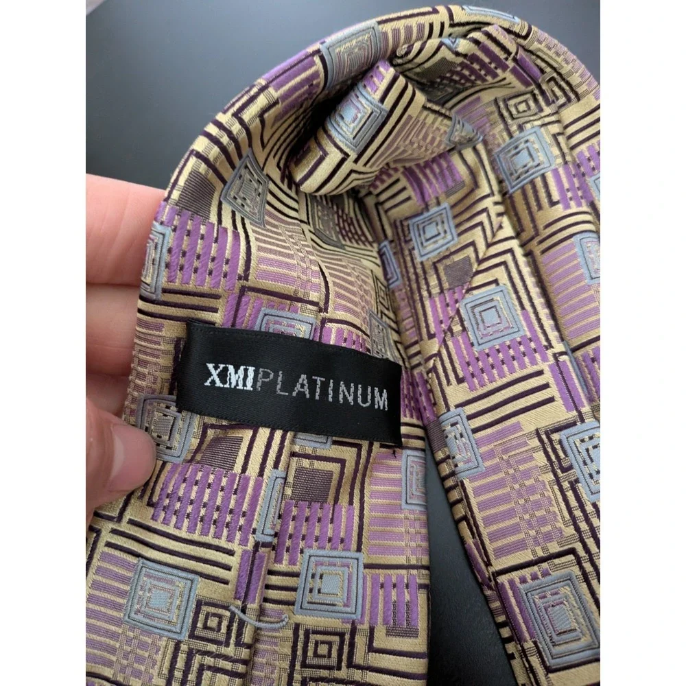 XMI Platinum Tie Geometric Abstract Jacquard Necktie USA‎ Handmade USA Silk 62